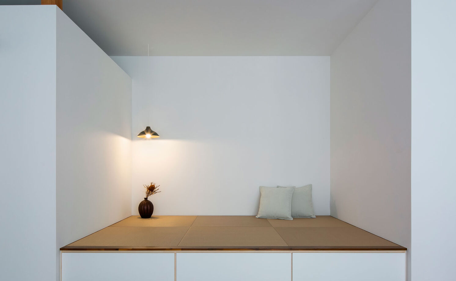 シンプル工務店 【1000万円台/平屋/中庭/30坪台/間取り図】プライベートを隠して中庭でゆったりと。黒を効かせたL字の平屋の建築実例画像5