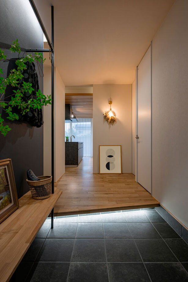 シンプル工務店 【2000万円台/平屋/バリアフリー/勾配天井/30坪台/間取り図】3世代の家族を紡ぐ、白い平屋の建築実例画像3