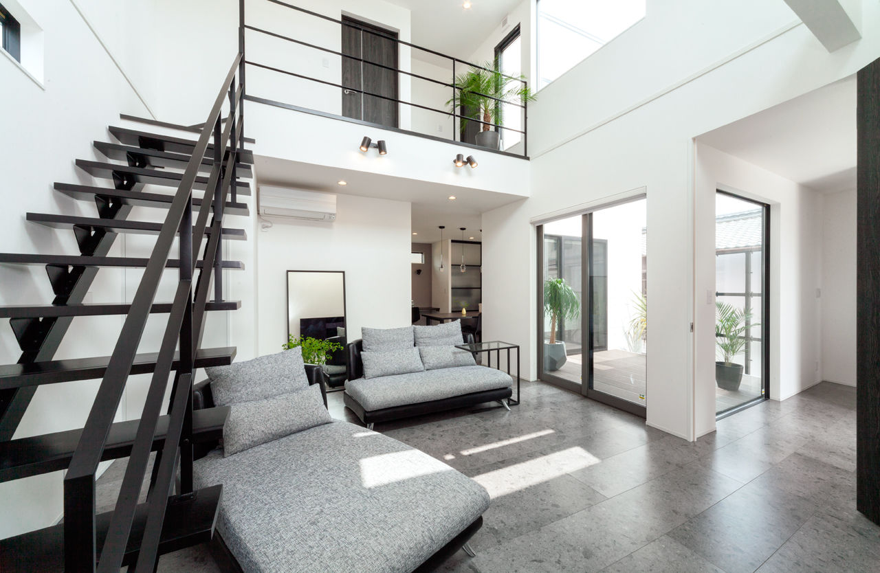 ケー・エイチ・ケー 【シンプルモダン×中庭×リゾートライク｜間取り図あり】開放感あふれるプライベートテラスのある家の建築実例画像3