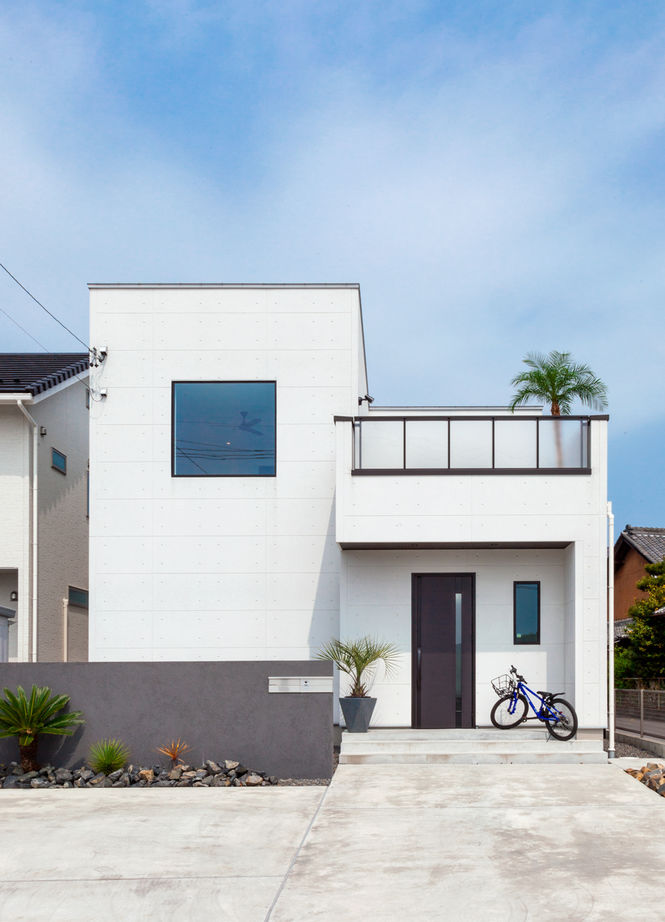 ケー・エイチ・ケー 【シンプルモダン×中庭×リゾートライク｜間取り図あり】開放感あふれるプライベートテラスのある家の建築実例画像10