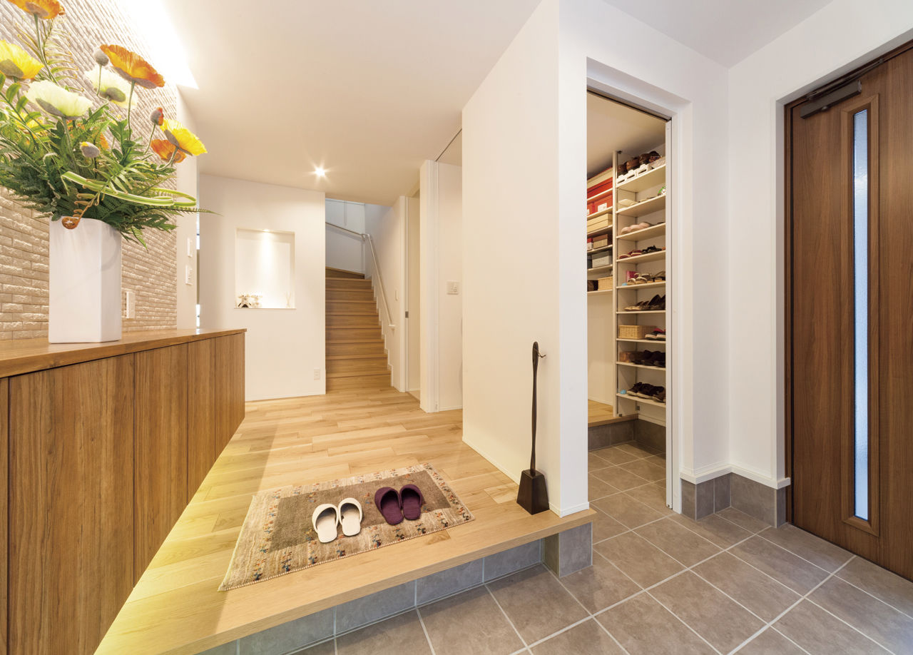 ケー・エイチ・ケー 【ナチュラルモダン×家事ラク｜間取り図あり】両親との同居を見据え、玄関・収納・動線にこだわる優しい家の建築実例画像4