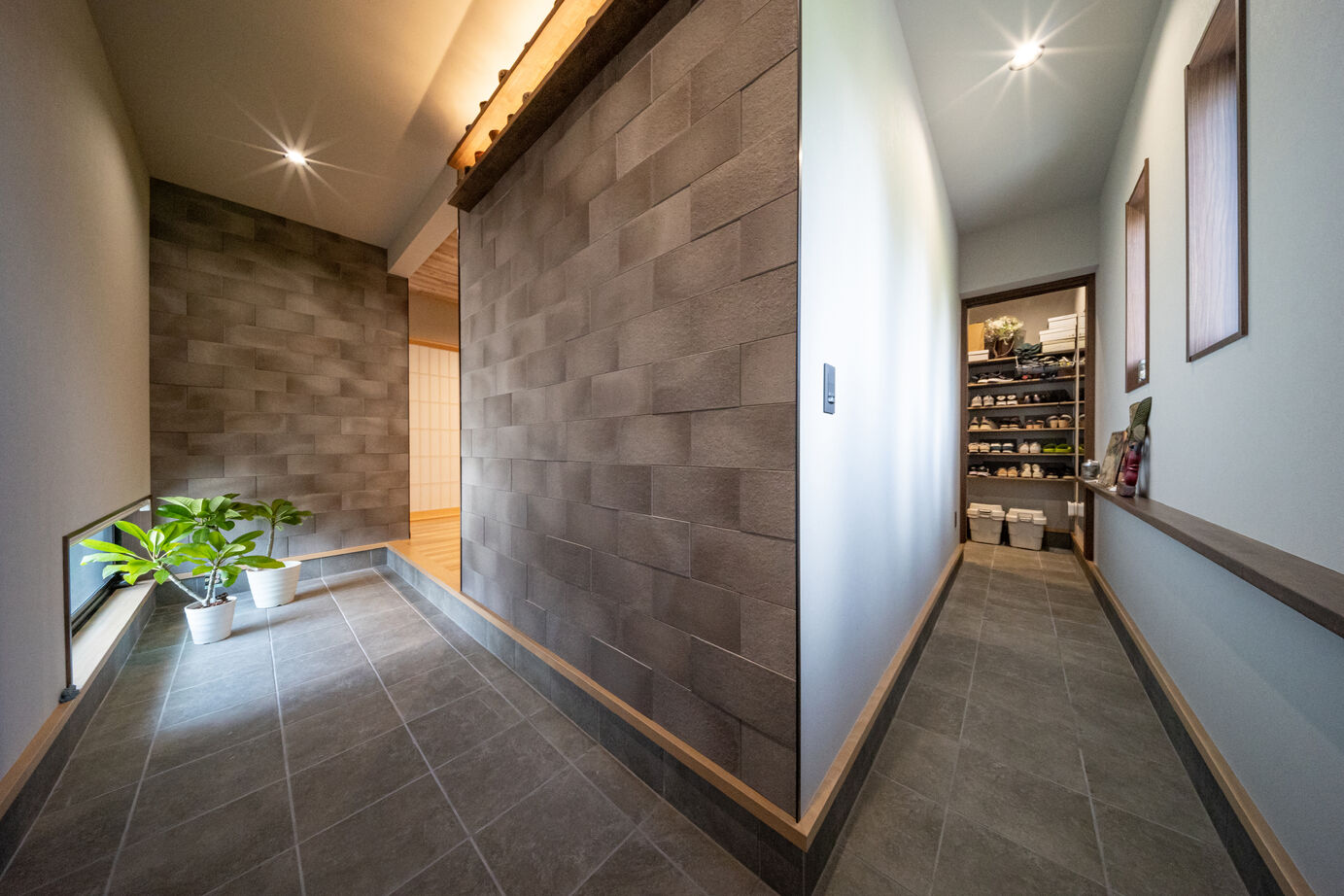 ケー・エイチ・ケー 【30代/平屋/土間/回遊動線/間取り有】生活・家事がラクになる動線。夫婦が叶えた土間のある憩いの平屋の建築実例画像4