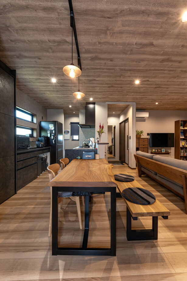 ケー・エイチ・ケー 【30代/平屋/土間/回遊動線/間取り有】生活・家事がラクになる動線。夫婦が叶えた土間のある憩いの平屋の建築実例画像6