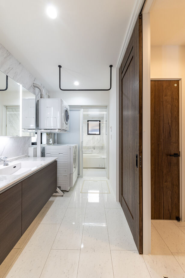 ケー・エイチ・ケー 【2,000万円台/ウッドデッキ/30坪台/40代/間取り有】都市での暮らしを満喫。家族を見守る明るいLDKのある家の建築実例画像5