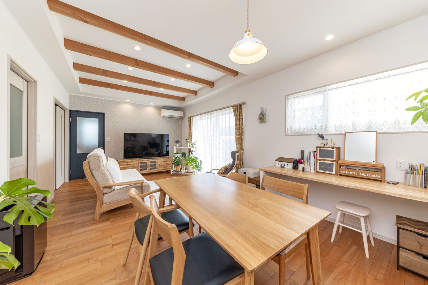 ケー・エイチ・ケー 【2000万円台/北欧風/無垢素材】日々の疲れを癒す空間。木素材をふんだんに取り入れた明るい家の建築実例画像3