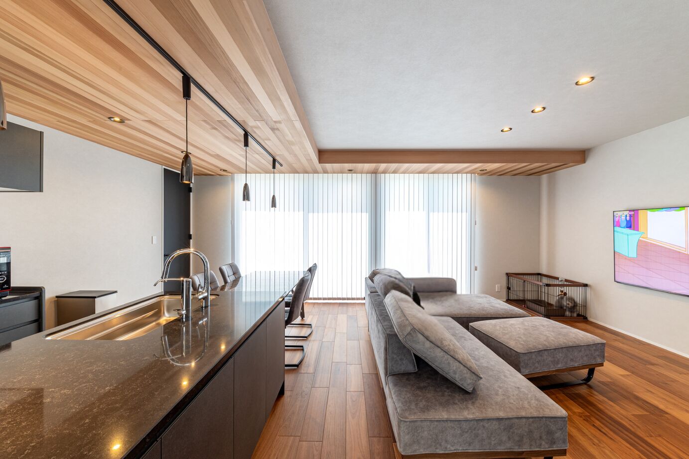 ケー・エイチ・ケー 【平屋/インナーガレージ/回遊動線/35坪】家族の憧れをつめこんだガレージのある平屋の建築実例画像4