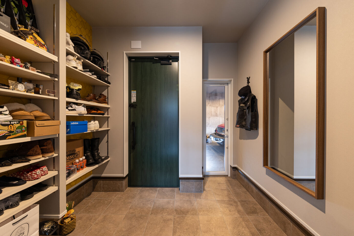 ケー・エイチ・ケー 【ガレージハウス/平屋/33坪/2000万円台】傾斜地で夢だったガレージを実現。太陽光搭載の省エネ平屋の建築実例画像8