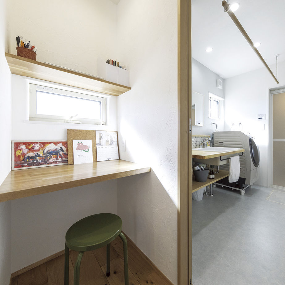 大之木ダイモ 【2000万円台/北欧風/2台駐車場/ワークスペース】シンプルだけど遊び心も忘れない多機能住宅の建築実例画像4