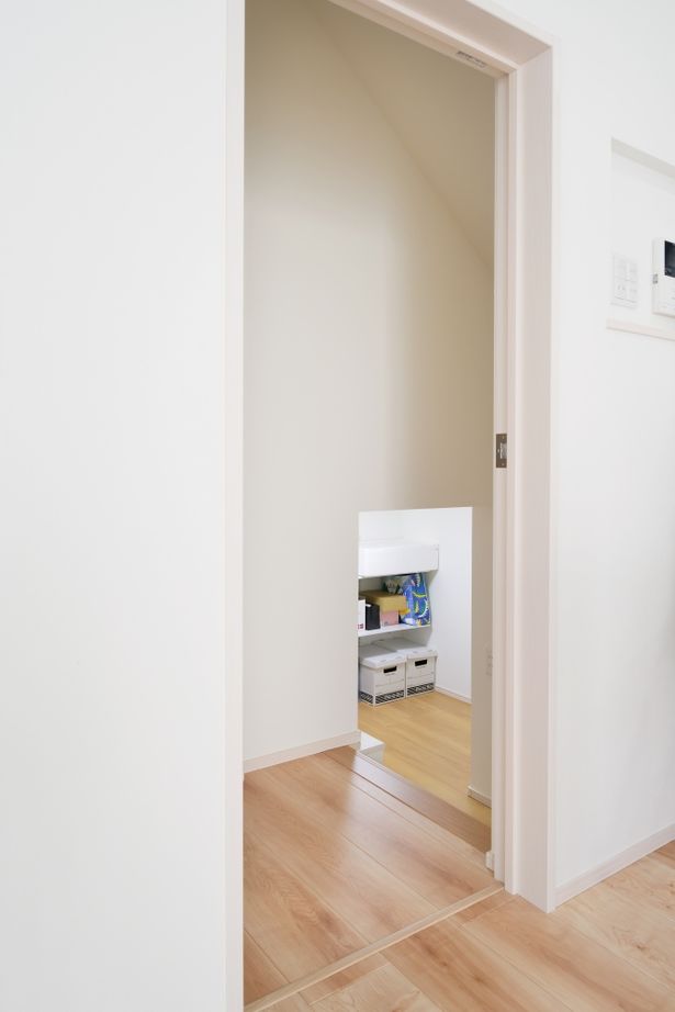 タマホーム 【1500万円台/117.60平米/間取り図あり】子どもと時間を共有できる、スキップフロアのある光あふれる家の建築実例画像8