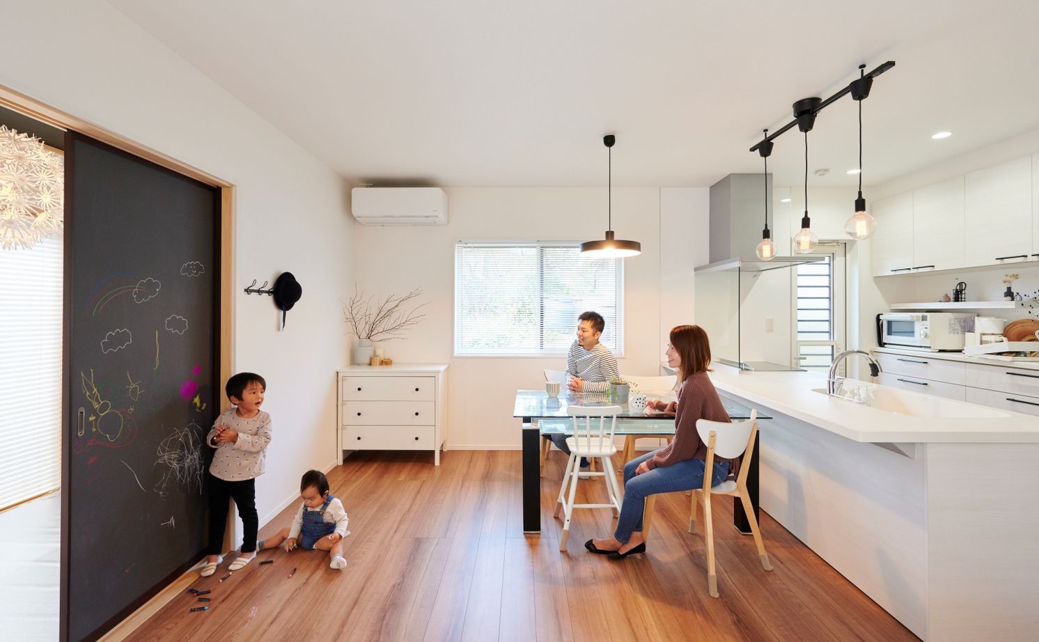 タマホーム 【1000万円台/113.03平米/間取り図有り】子育て＆家事ラクを大切に考えた家族みんなが笑顔で暮らす憩いの家の建築実例画像2