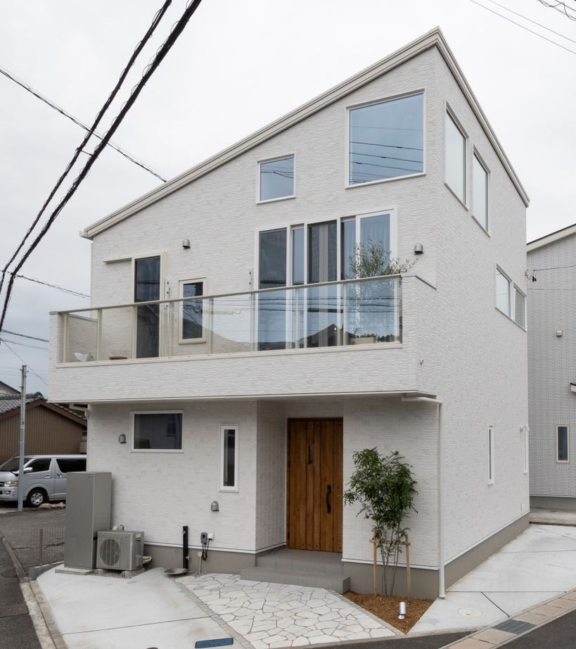 タマホーム 【1000万円台/97.7平米/間取り図有】動線や収納の工夫で家事ラクを実現。角地を有効活用した明るく快適な家の建築実例画像2