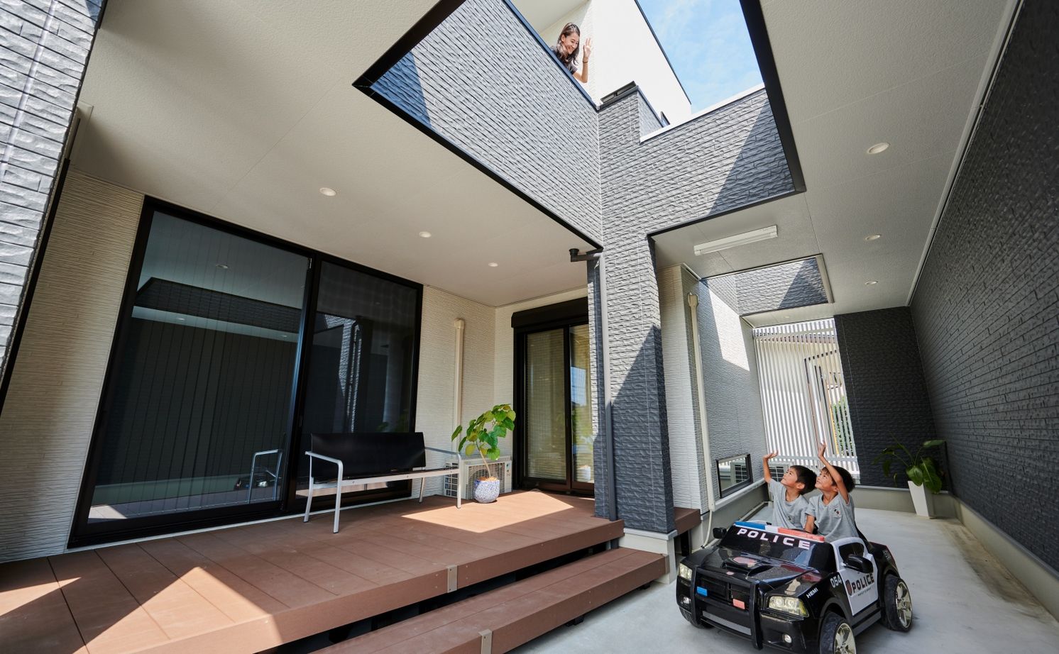 タマホーム 【4000万円台/169.34平米/間取り図有】屋上庭園＆ボルダリングウォールが特徴の遊び心満載の楽しい住まいの建築実例画像3