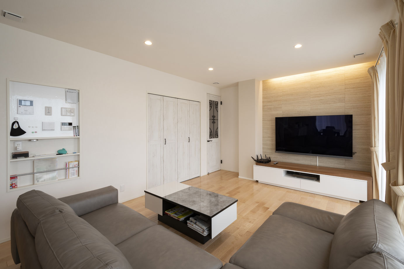 タマホーム 【4000万円台/209.09平米/間取り有】コストパフォーマンスの高さを評価。おうち時間を楽しめるゆとりある家の建築実例画像4