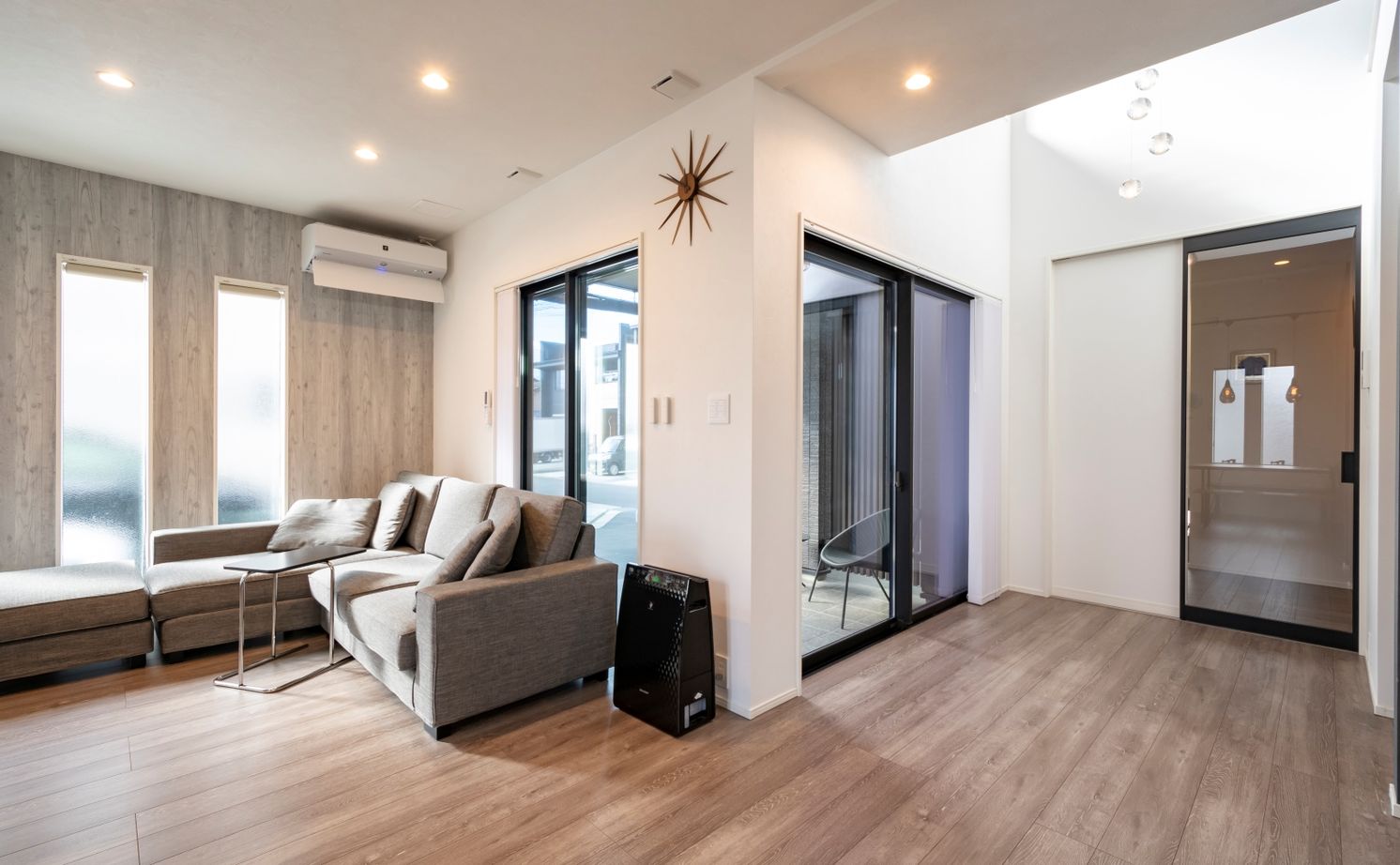 タマホーム 【2000万円台/107.64平米/間取り有】オプションとの差額の少なさも評価。20代で叶えたカッコイイ住まいの建築実例画像5