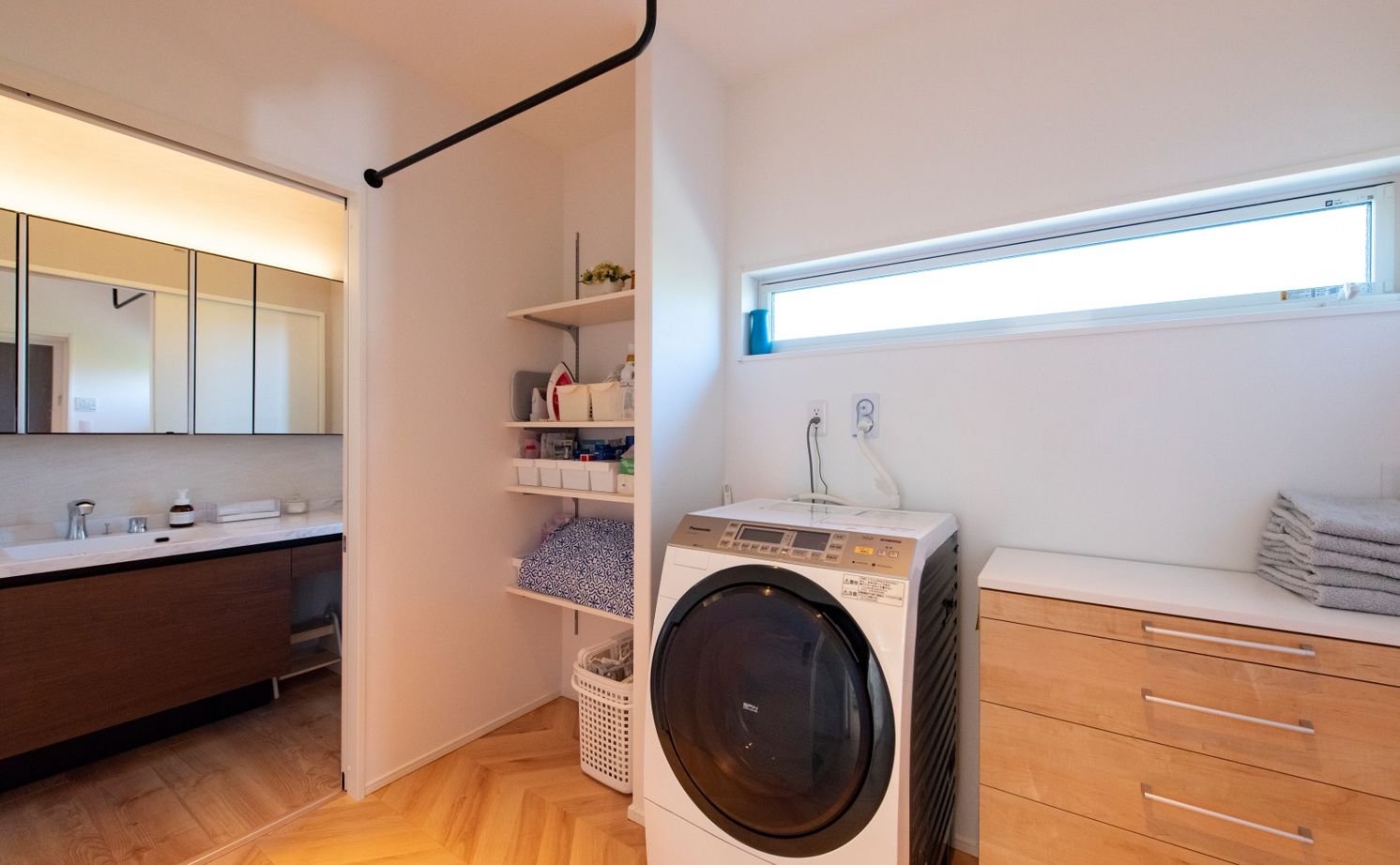 タマホーム 【2000万円台/137.05平米/間取り有】設計自由度の高さと価格が決め手。自然と親しみやすい平屋の住まいの建築実例画像6