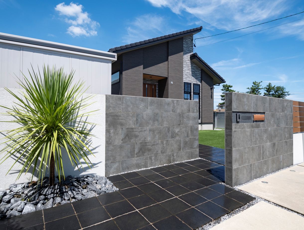 タマホーム 【2000万円台/130.01平米/間取り図有】高い断熱性能と巧みな設計で夏も冬も快適、風が抜ける平屋の住まいの建築実例画像2