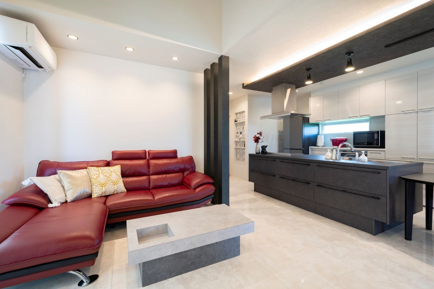 タマホーム 【2000万円台/130.01平米/間取り図有】高い断熱性能と巧みな設計で夏も冬も快適、風が抜ける平屋の住まいの建築実例画像4