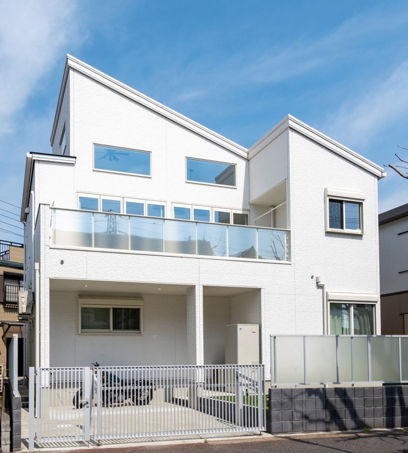 タマホーム 【2000万円台/135.38平米/間取り図有】設計の自由度と価格が決め手。光と風が舞い込む心地よい住まいの建築実例画像2