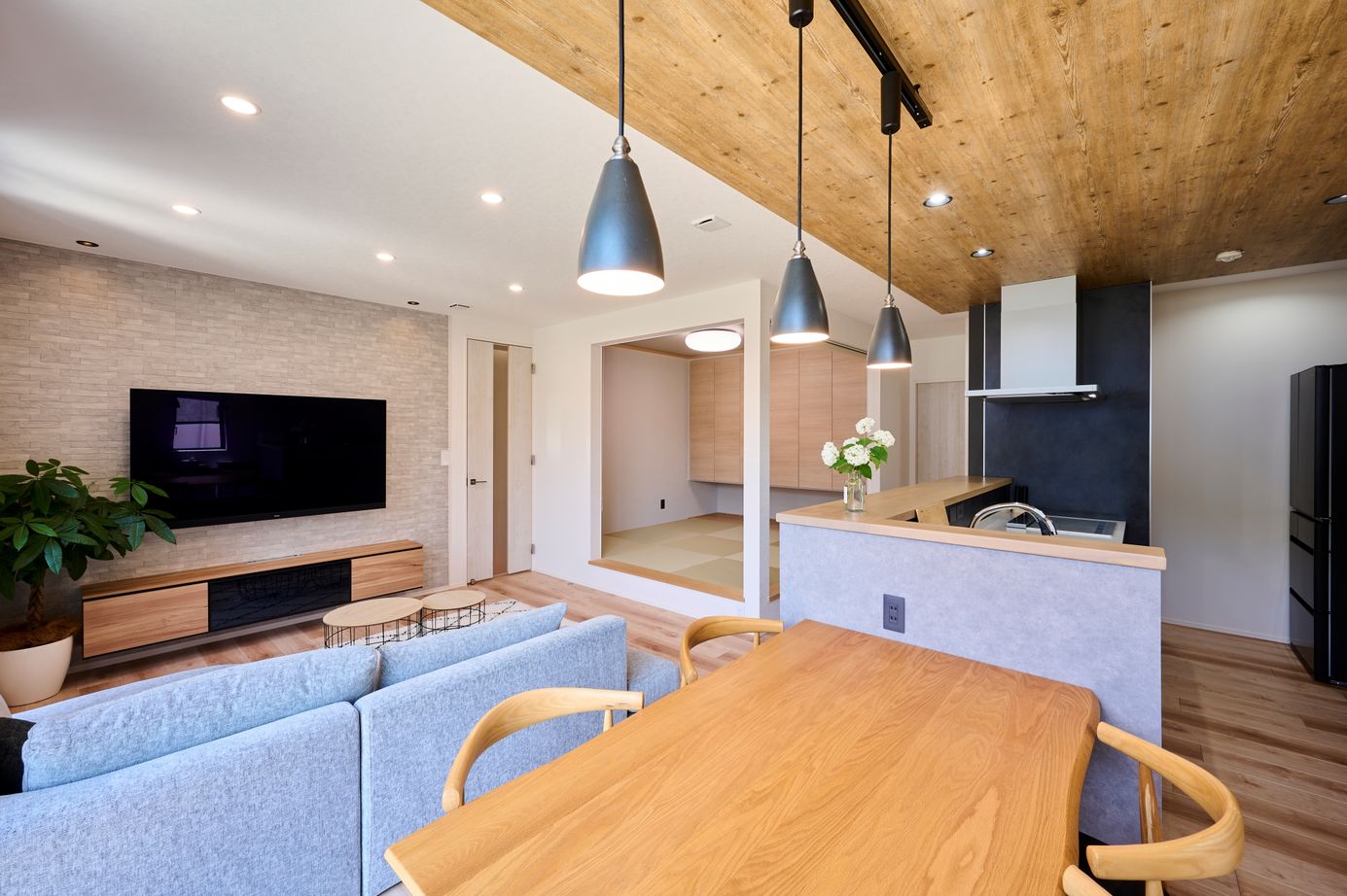 タマホーム 【2000万円台/127.23平米/間取り図有】設計の自由度とプランの良さを評価。家事ラクな動線も特徴の快適な家の建築実例画像6