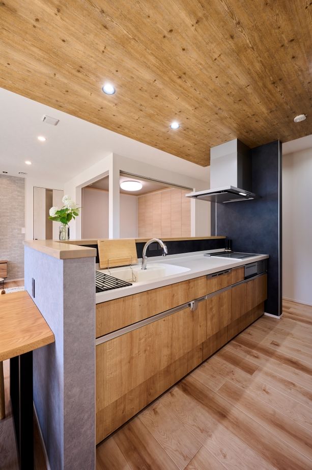 タマホーム 【2000万円台/127.23平米/間取り図有】設計の自由度とプランの良さを評価。家事ラクな動線も特徴の快適な家の建築実例画像7