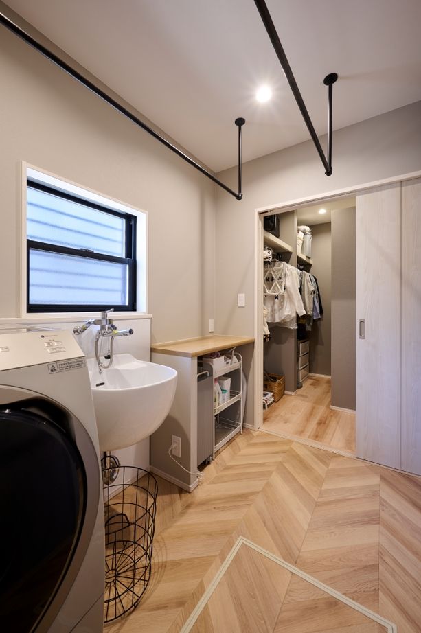 タマホーム 【2000万円台/127.23平米/間取り図有】設計の自由度とプランの良さを評価。家事ラクな動線も特徴の快適な家の建築実例画像9