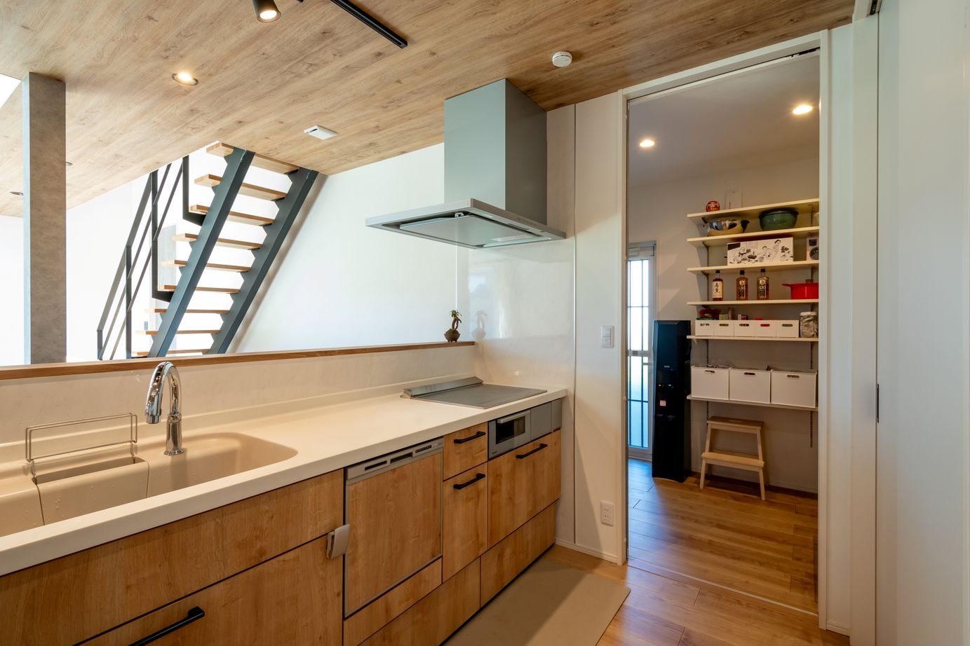 タマホーム 【2000万円台/133.53平米/間取り図有】普遍的な美しさを追求したシンプルモダンな平屋の住まいの建築実例画像3