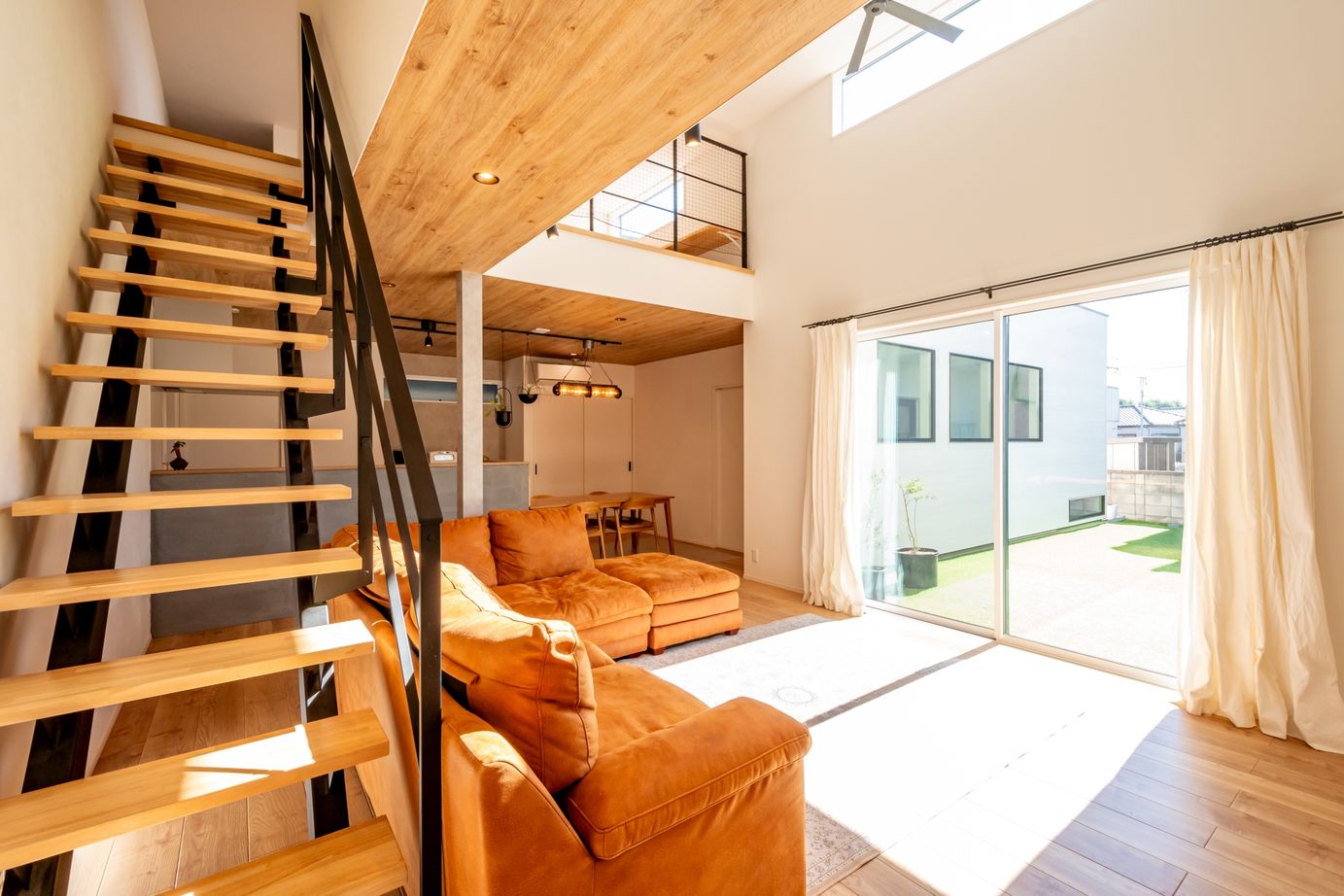 タマホーム 【2000万円台/133.53平米/間取り図有】普遍的な美しさを追求したシンプルモダンな平屋の住まいの建築実例画像5