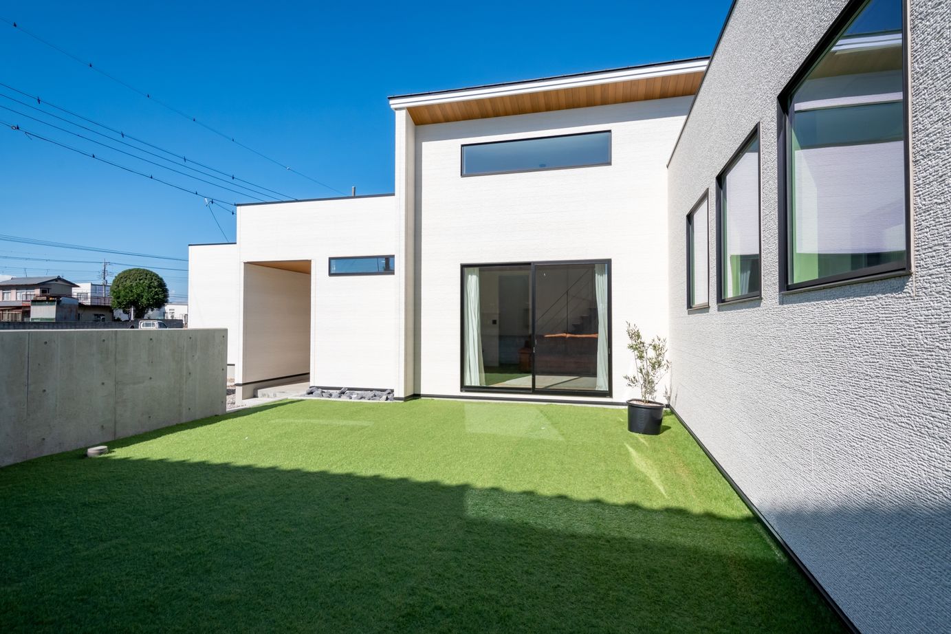 タマホーム 【2000万円台/133.53平米/間取り図有】普遍的な美しさを追求したシンプルモダンな平屋の住まいの建築実例画像8