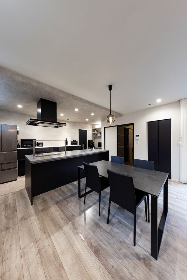 タマホーム 【2000万円台/112.41平米/間取り図有】「ホテルライク」にこだわった、美しく機能的な平屋の住まいの建築実例画像6