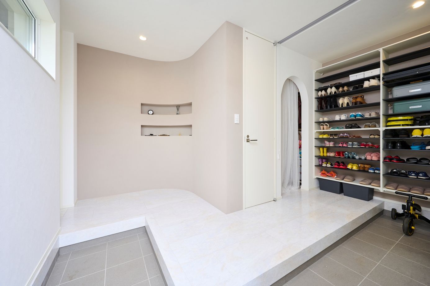 タマホーム 【3000万円台/127.32平米/間取り図有】ゆとりあふれる美しいホテルライクな平屋の住まいの建築実例画像11