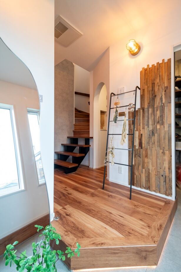 タマホーム 【2000万円台/125.86平米/間取り図有】レッドシダーやアイアン、間接照明の採用など彩り豊かで上質な住まいの建築実例画像13