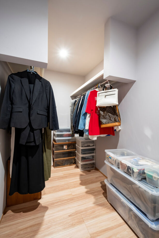 タマホーム 【2000万円台/141.6平米/間取り図有】家族が居心地の良いLDKに集まる、スキップフロアが特徴の上質な住まいの建築実例画像11