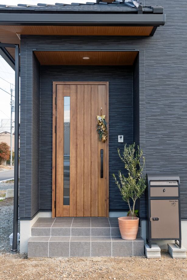 タマホーム 【2000万円台/141.6平米/間取り図有】家族が居心地の良いLDKに集まる、スキップフロアが特徴の上質な住まいの建築実例画像15