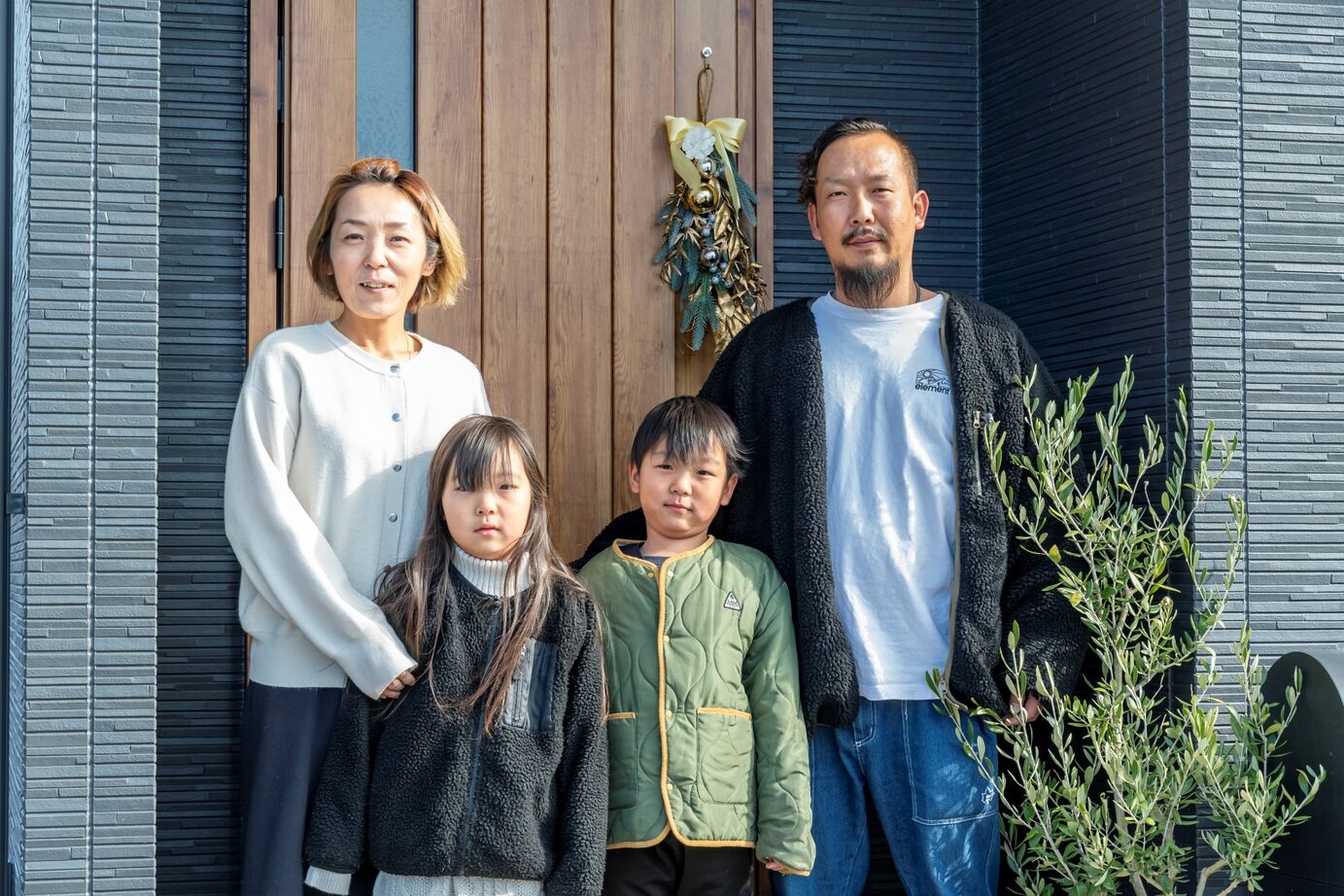 タマホーム 【2000万円台/141.6平米/間取り図有】家族が居心地の良いLDKに集まる、スキップフロアが特徴の上質な住まいの建築実例画像16