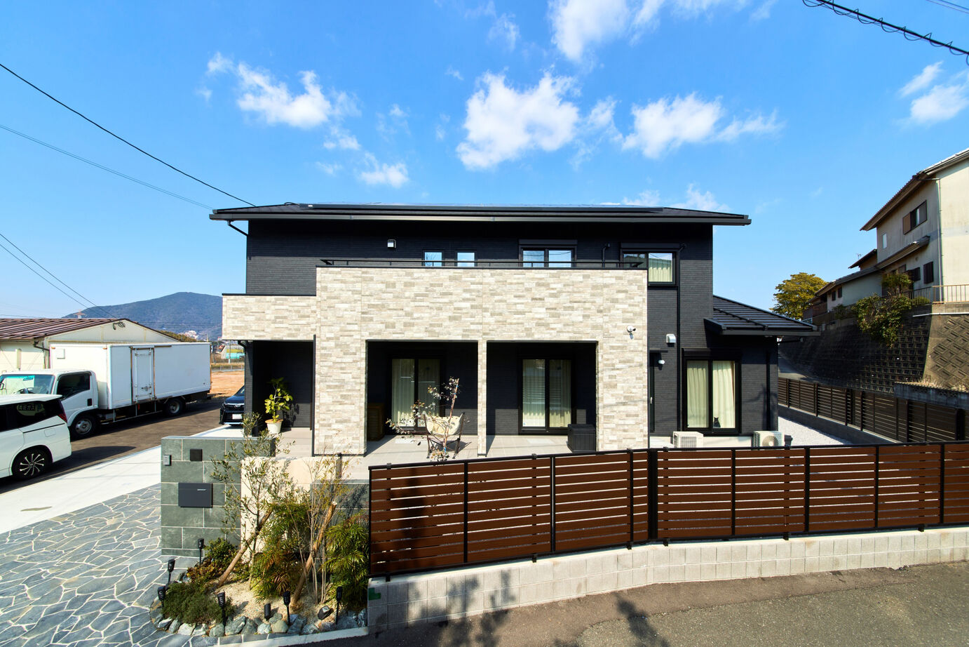 タマホーム 【3000万円台/176.3平米/間取り図有】営業担当の的確な提案で建築を進め完成した、満足度の高い二世帯住宅の建築実例画像