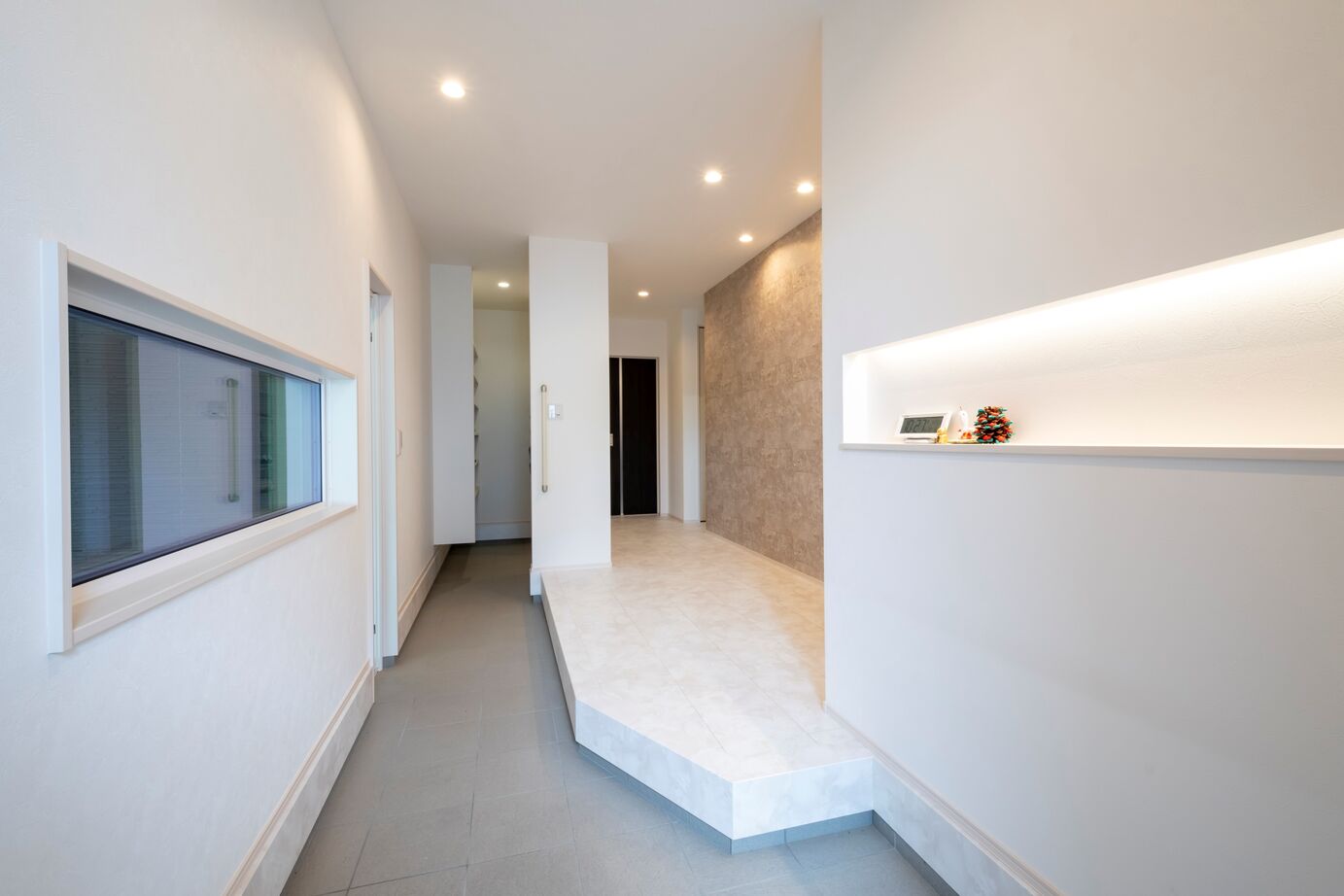 タマホーム 【3000万円台/171.42平米/ホテルライク】ガレージと広いテラスの贅沢。洗練美が際立つ平屋の住まいの建築実例画像7