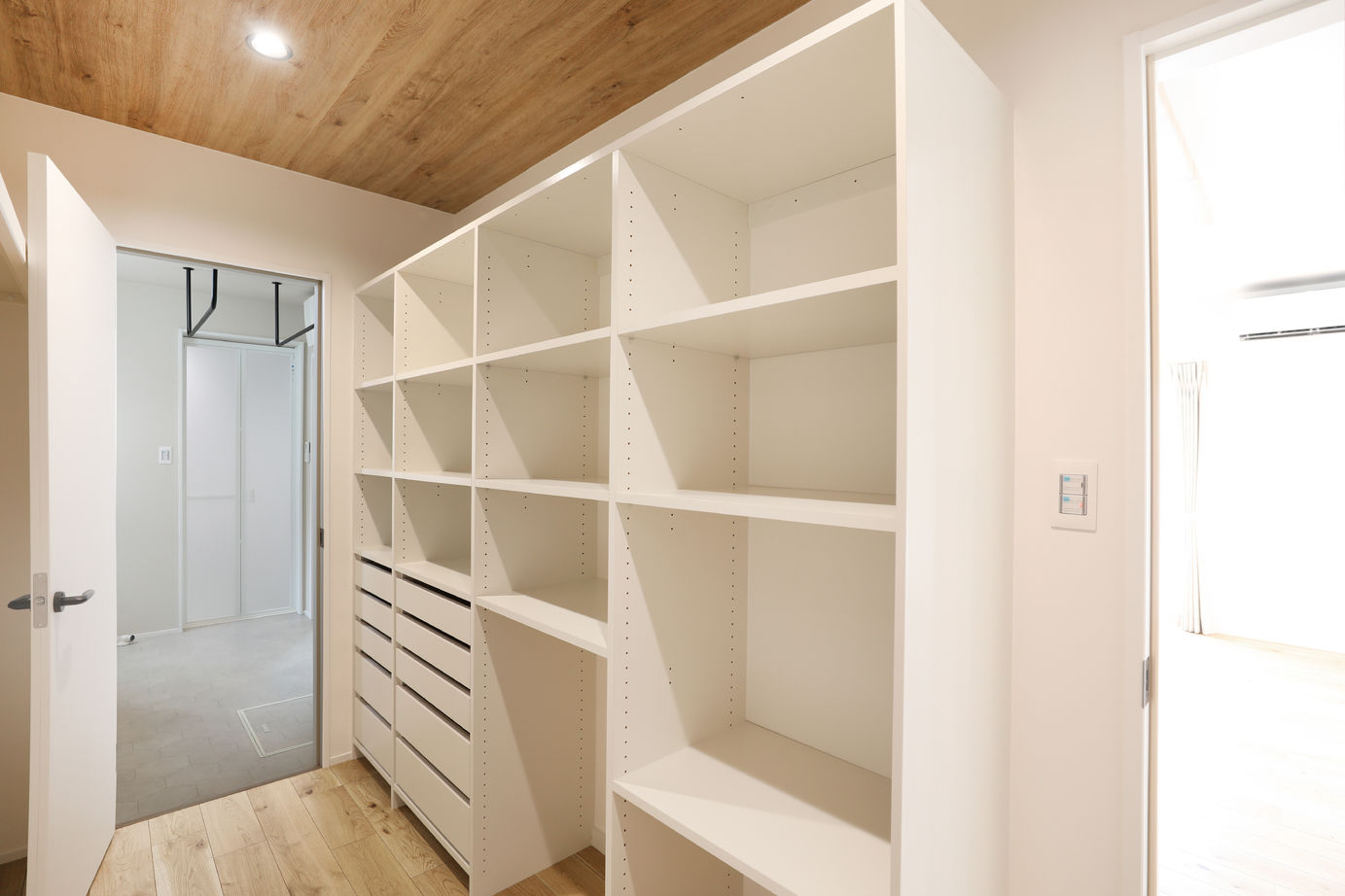 A&Cテクノハウス 【2000万円台前半/廿日市市】大きなファミリークロークがある収納上手な家の建築実例画像6