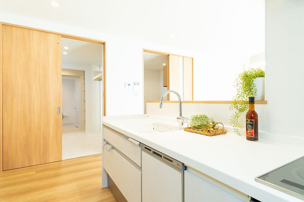 A&Cテクノハウス 【4人家族/20代/2000万円台前半】居心地の良さを追求！ホワイトを基調とした外観、内観が爽やかな家の建築実例画像4