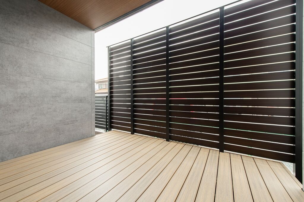 A&Cテクノハウス 【平屋/無垢の床/中庭/インナーデッキ/2000万円台/大竹市】約30帖リビングから繋がる内外空間で愉しめる家の建築実例画像7