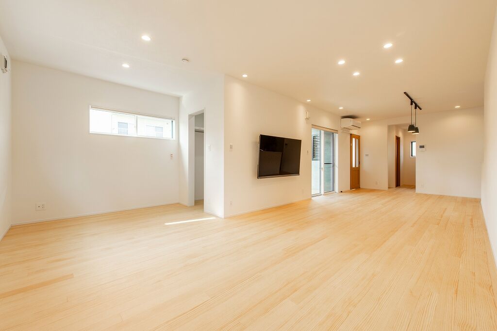 A&Cテクノハウス 【平屋/無垢の床/中庭/インナーデッキ/2000万円台/大竹市】約30帖リビングから繋がる内外空間で愉しめる家の建築実例画像10