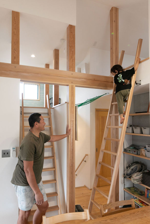 新産住拓 【2階建て／46.1坪／間取り図あり／2階リビング／ガレージ】5層構造で叶えたジャングルジムのような住まいの建築実例画像7