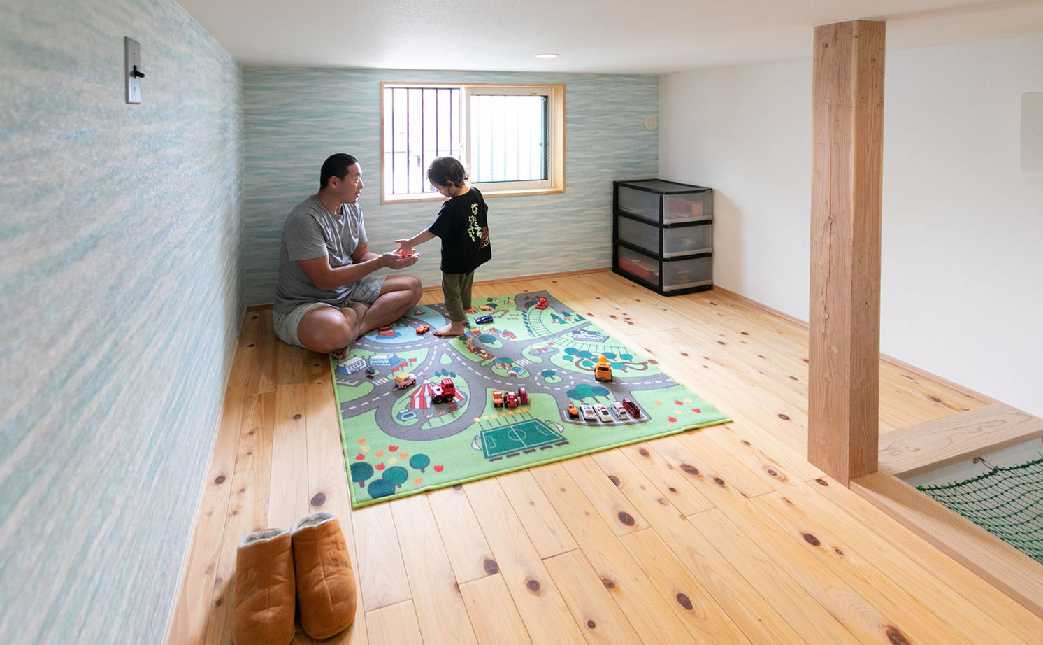 新産住拓 【2階建て／46.1坪／間取り図あり／2階リビング／ガレージ】5層構造で叶えたジャングルジムのような住まいの建築実例画像8