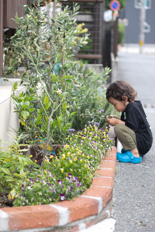 新産住拓 【2階建て／46.1坪／間取り図あり／2階リビング／ガレージ】5層構造で叶えたジャングルジムのような住まいの建築実例画像19