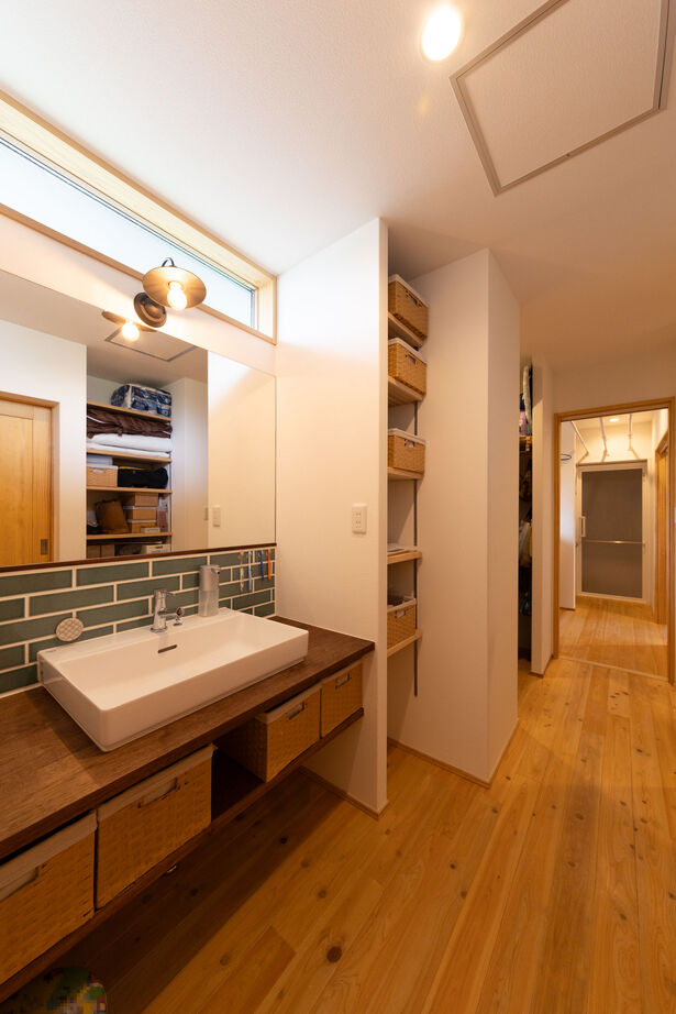 新産住拓 【2階建／37.31坪／ウッドデッキ／書斎】平屋のような暮らしができる2階建ての住まいの建築実例画像5