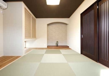 古河林業 【自然素材/カフェ風/勾配天井/吹抜け】爽やかな風が抜ける２階ＬＤＫ　無垢材を使った子どもにも優しい家の建築実例画像4