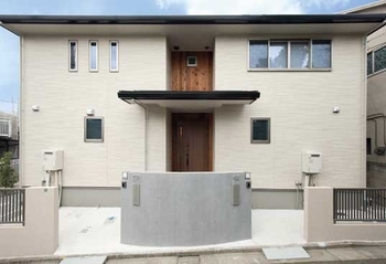 古河林業 【二世帯住宅/自然素材/傾斜地】木にこだわった空間に満足！「音」に配慮して左右で分けた二世帯住宅の建築実例画像5