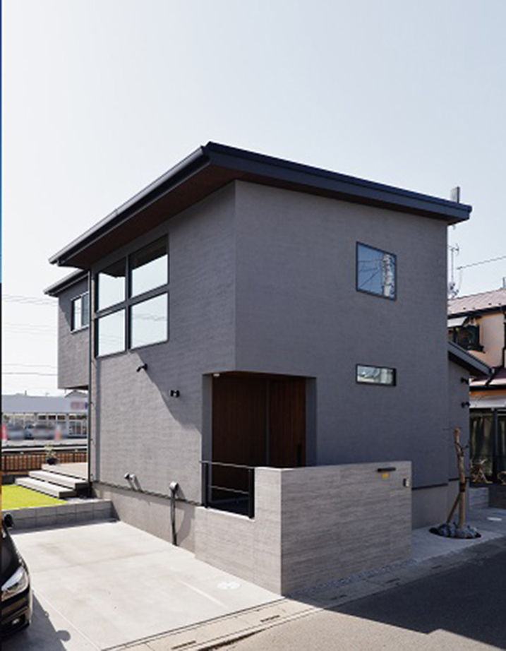 古河林業 【ヴィンテージ/自然素材/吹抜け】無骨すぎないインダストリアルな空間。無垢材の温かみと陽光注ぐ明るい家の建築実例画像3