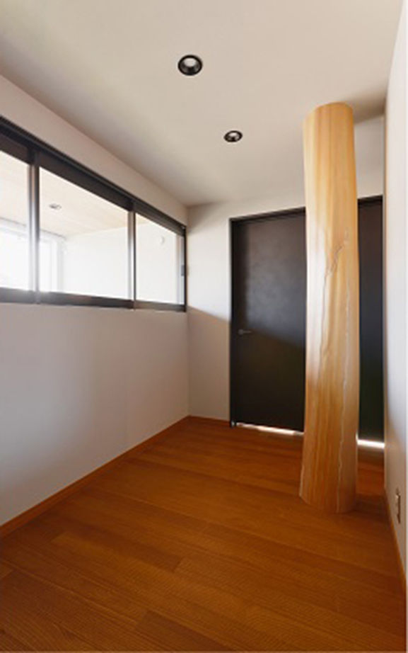 古河林業 【ヴィンテージ/自然素材/吹抜け】無骨すぎないインダストリアルな空間。無垢材の温かみと陽光注ぐ明るい家の建築実例画像10