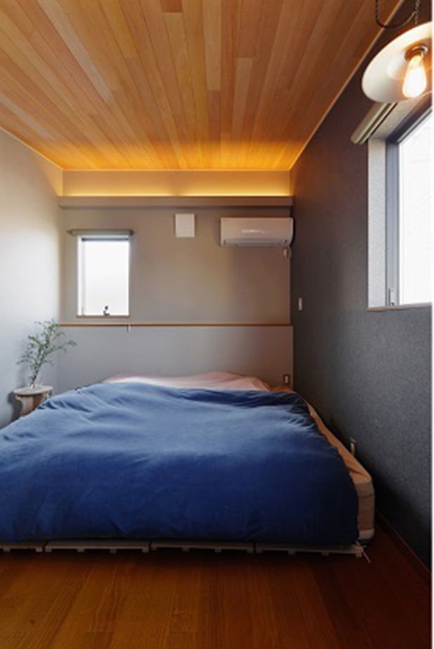 古河林業 【ヴィンテージ/自然素材/吹抜け】無骨すぎないインダストリアルな空間。無垢材の温かみと陽光注ぐ明るい家の建築実例画像11