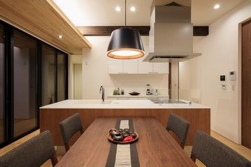 彩ハウス 【2200万円台】線の美しさが際立つ、天然素材に包まれ家族の絆が深まる平屋住宅の建築実例画像4